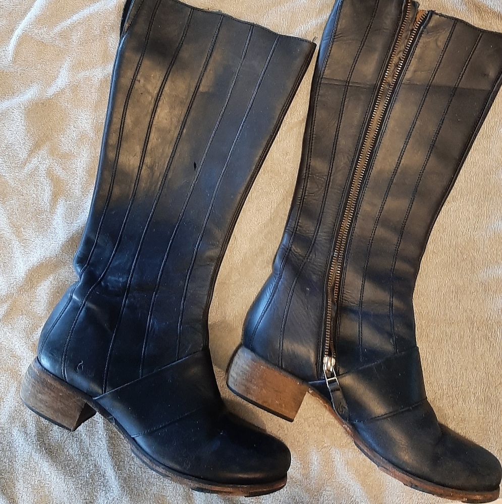 OluKai "Kumukahi" Black Knee High Leather Boots. Size 9.0